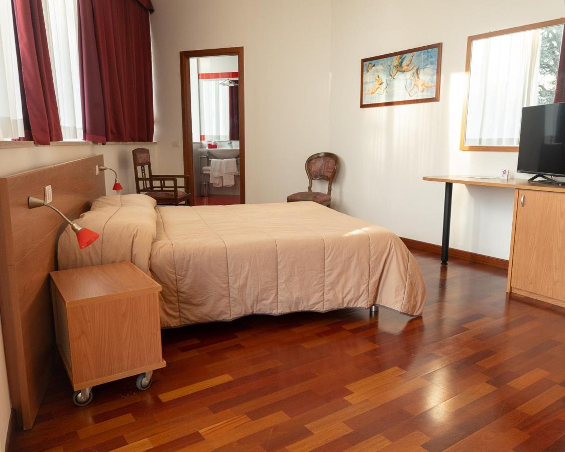 Hotel All'Oasi Paese Ngoại thất bức ảnh