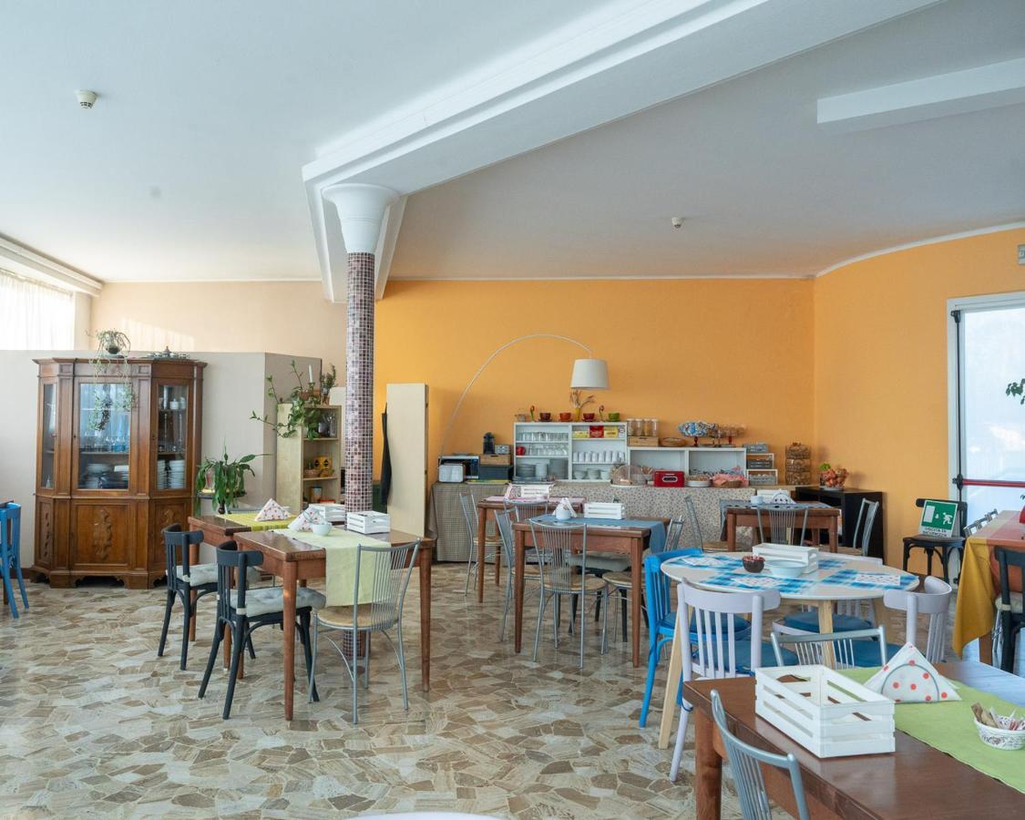 Hotel All'Oasi Paese Ngoại thất bức ảnh