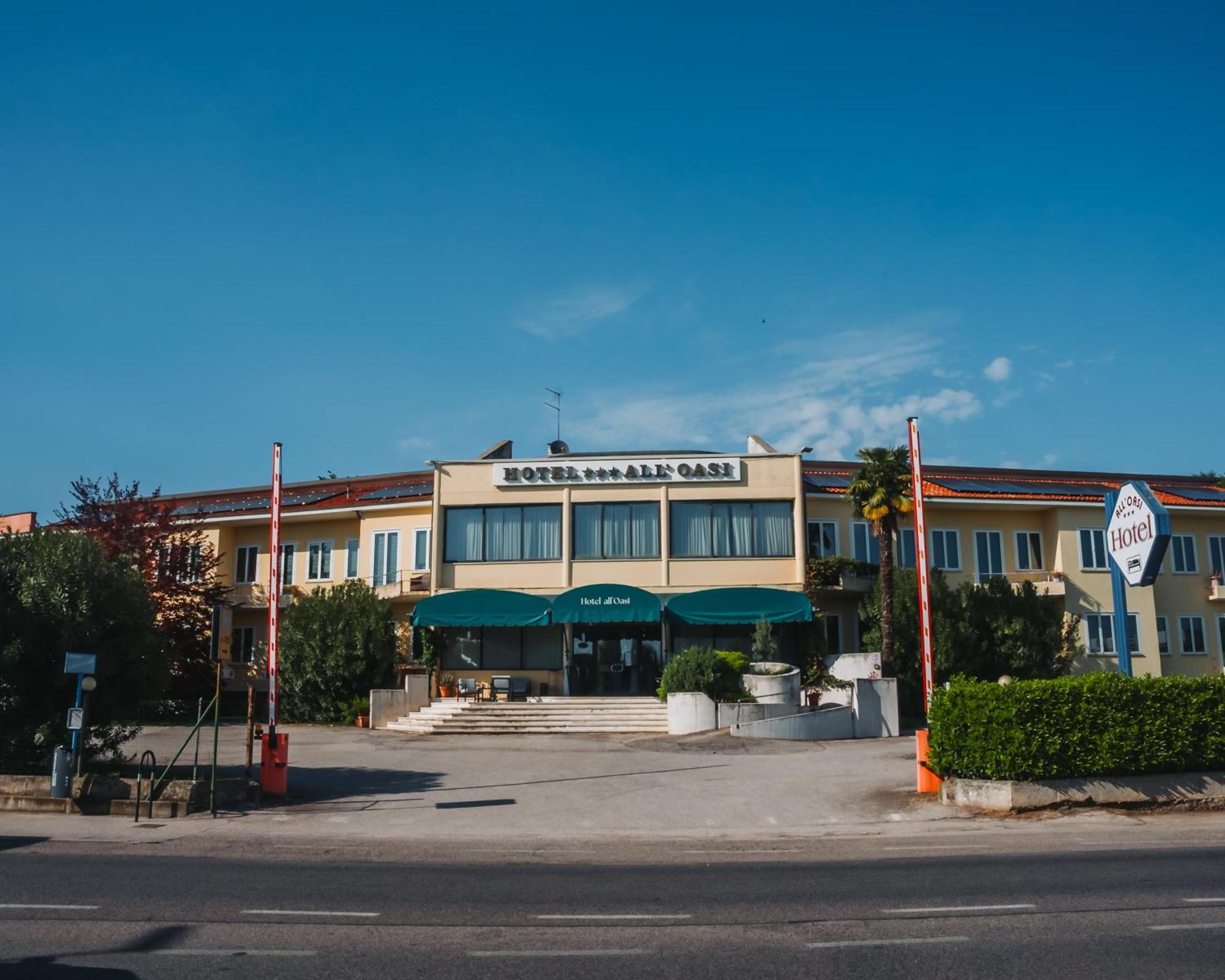 Hotel All'Oasi Paese Ngoại thất bức ảnh